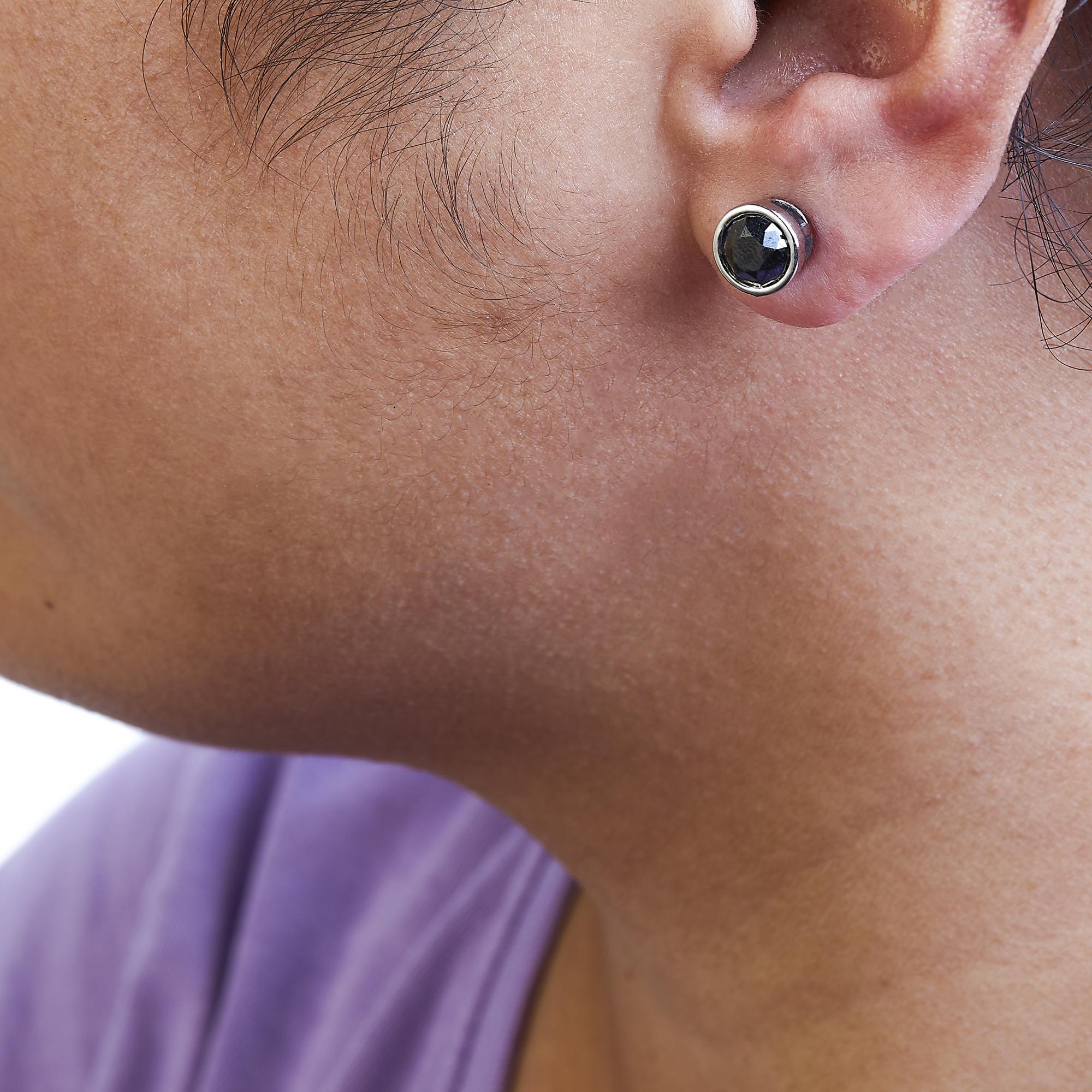 Pendientes de plata de ley .925 con diamantes negros talla redonda de 3,00 qt engastados en bisel en Nuevo estado para la venta en New York, NY