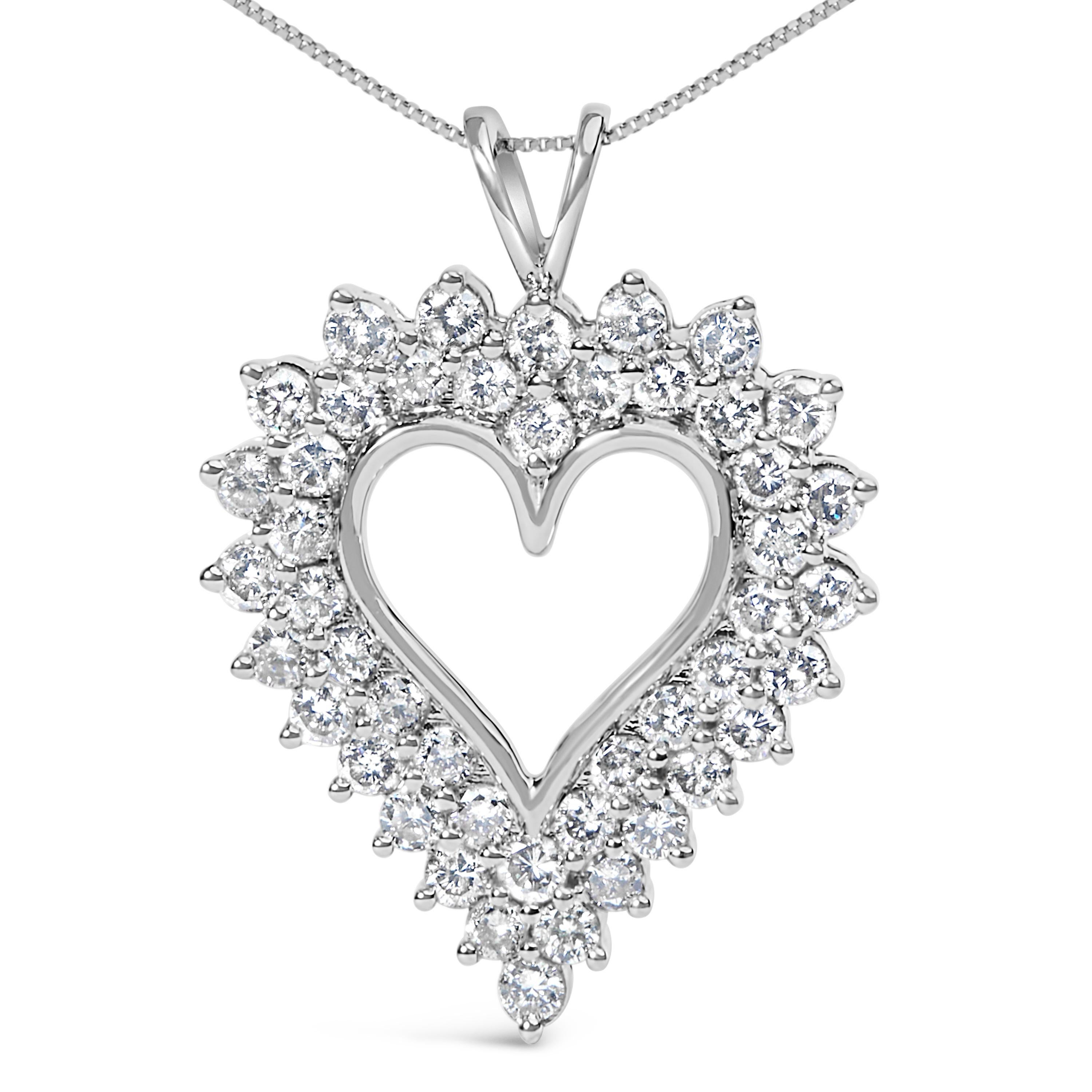 Chic and trendy, this .925 sterling silver pendant has a beautiful heart motif hanging from a 18