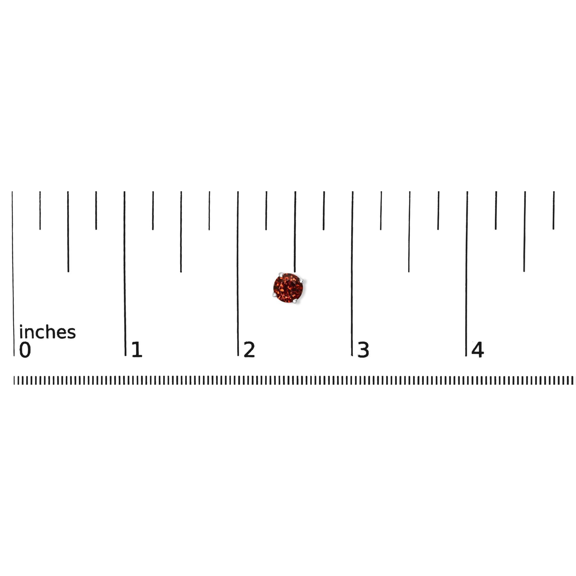 Orecchini solitari in argento 925 con granato rosso rotondo creato di 3,5 mm In condizioni Nuovo in vendita a New York, NY