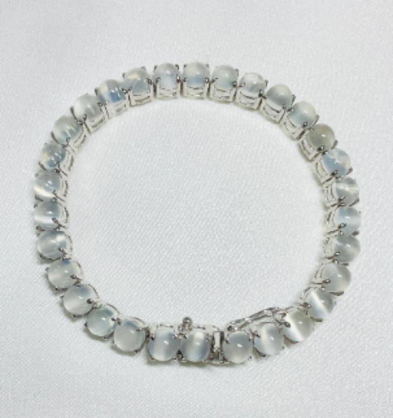 Women's 925 Sterling Silver 37.1 Carats Round Moonstone Tennis Bracelet For Sale