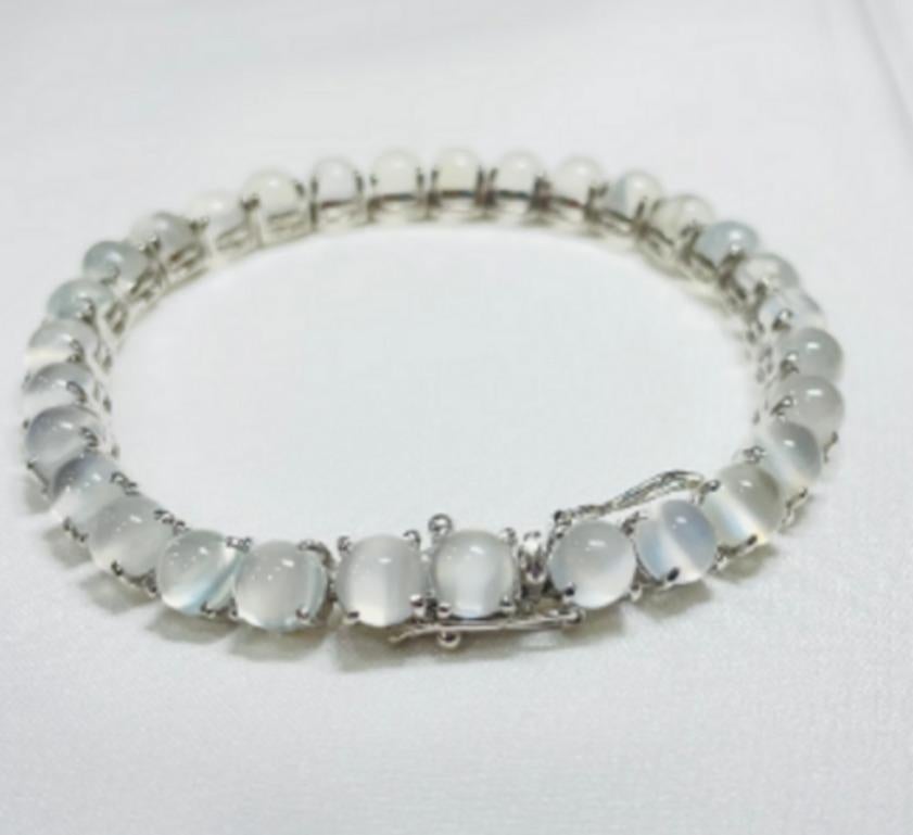 925 Sterling Silver 37.1 Carats Round Moonstone Tennis Bracelet For Sale 1