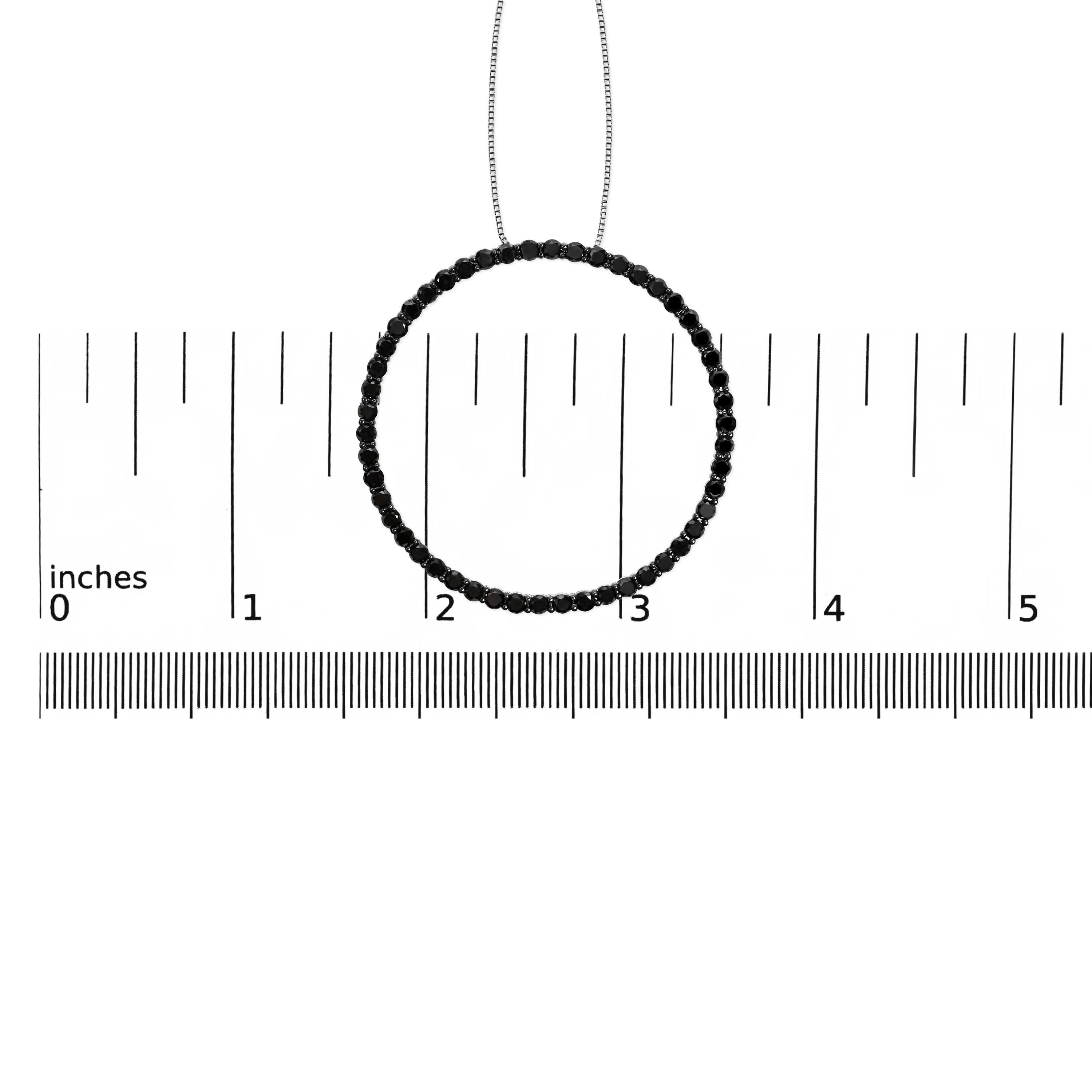 Moderno Collana con ciondolo a cerchio aperto in argento 925 con diamante nero da 4,0 carati in vendita