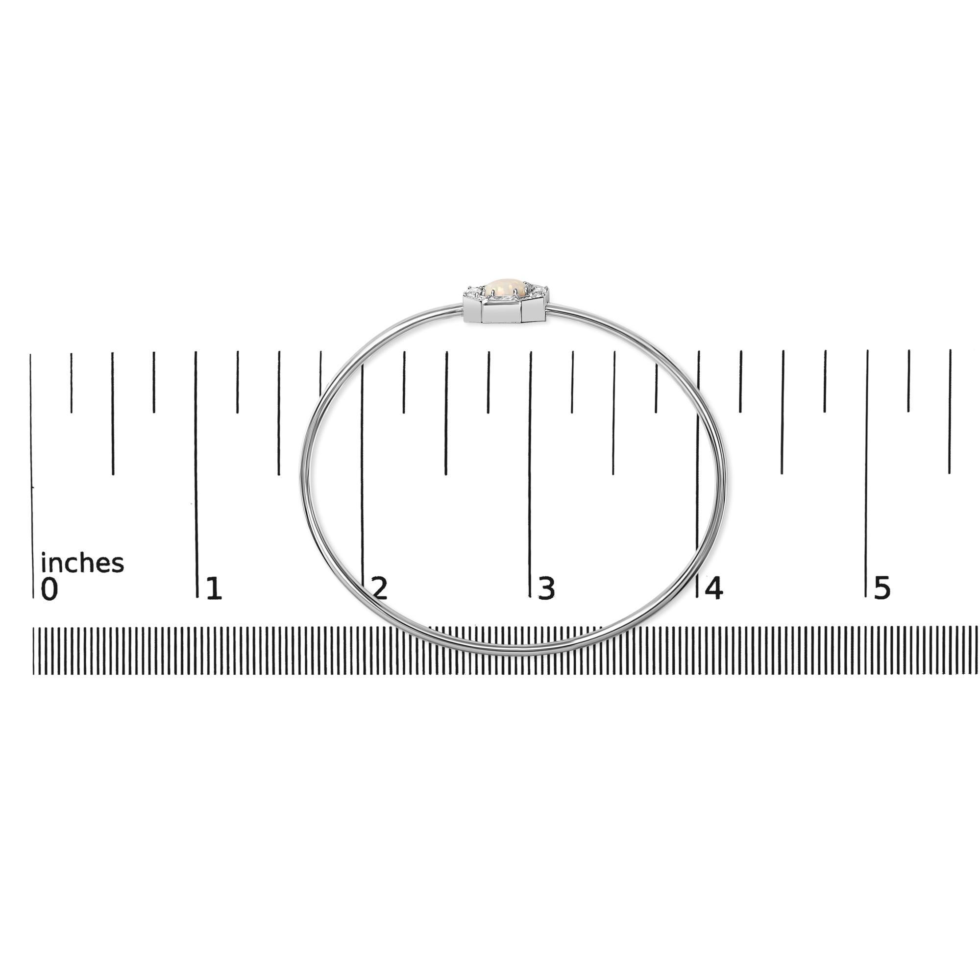 .925 Bracciale a raggiera in argento sterling 7X7MM con opale creato e zaffiro bianco In condizioni Nuovo in vendita a New York, NY