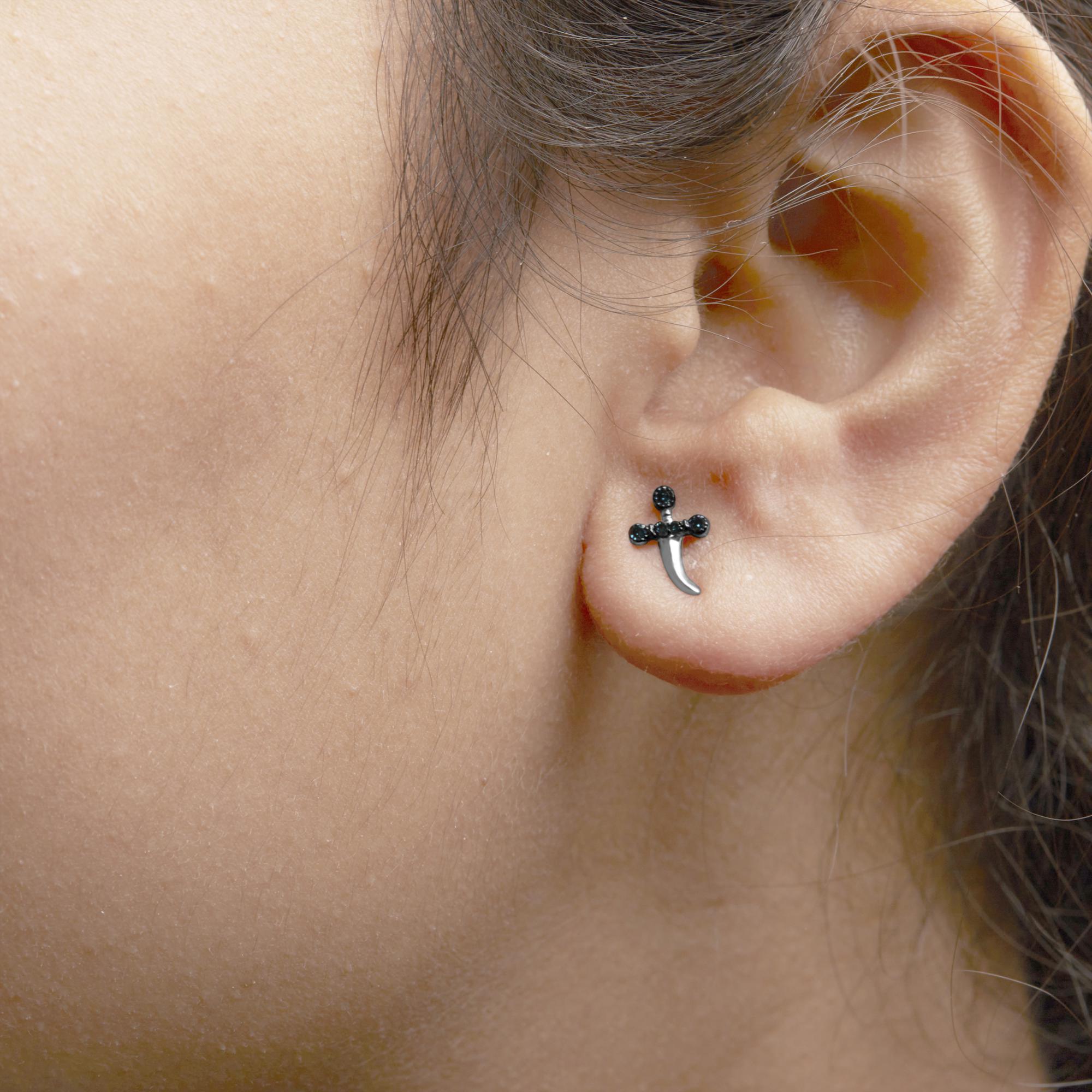 Taille ronde Boucles d'oreilles couteau en argent 925 serties de diamants bleus