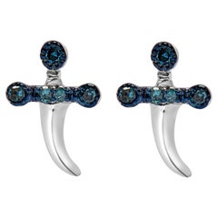Orecchini a coltello in argento 925 con diamanti blu e accenti di diamante