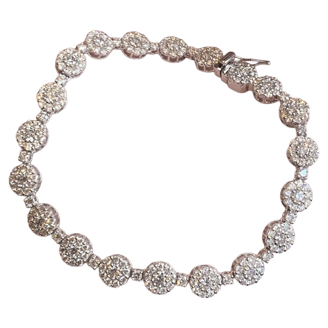 925 Sterling Silber Armband für Frauen Kleine Blume Form Moissanite Armband.
