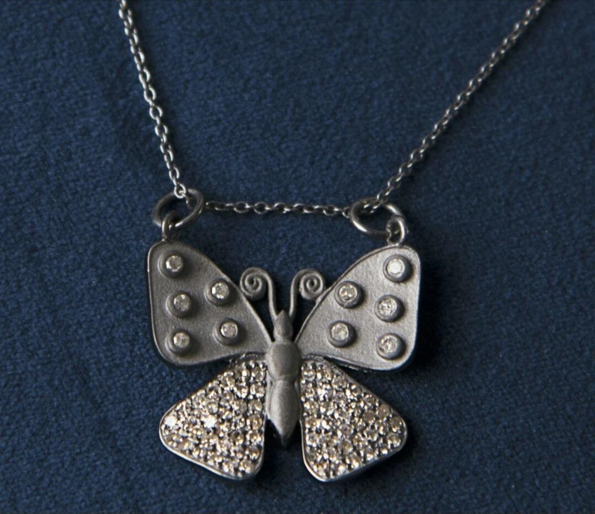 Collana di farfalle in argento 925 Gioielli con ciondolo a forma di insetto con diamante naturale. in vendita 3
