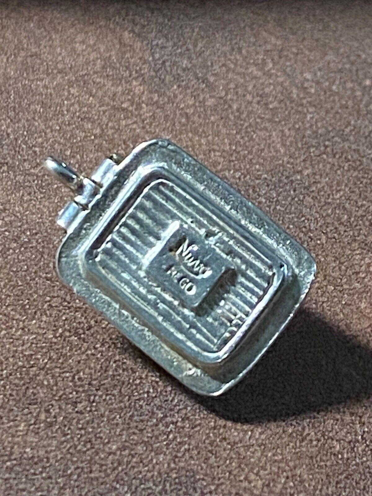 925 Sterling Silver Cheese Cover with Mouse Eating Cheese Opening Charm Pendant For Sale 2