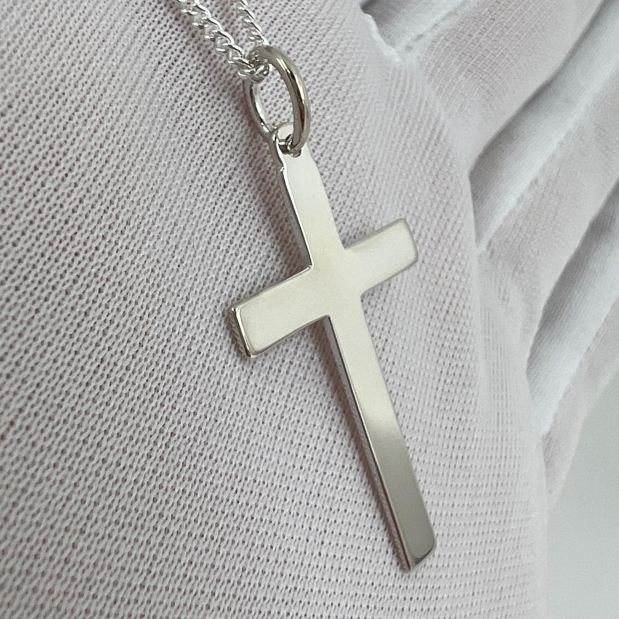 925 Sterling Silver Cross Pendant Curb Chain Pendant Necklace In New Condition For Sale In Birmingham, GB