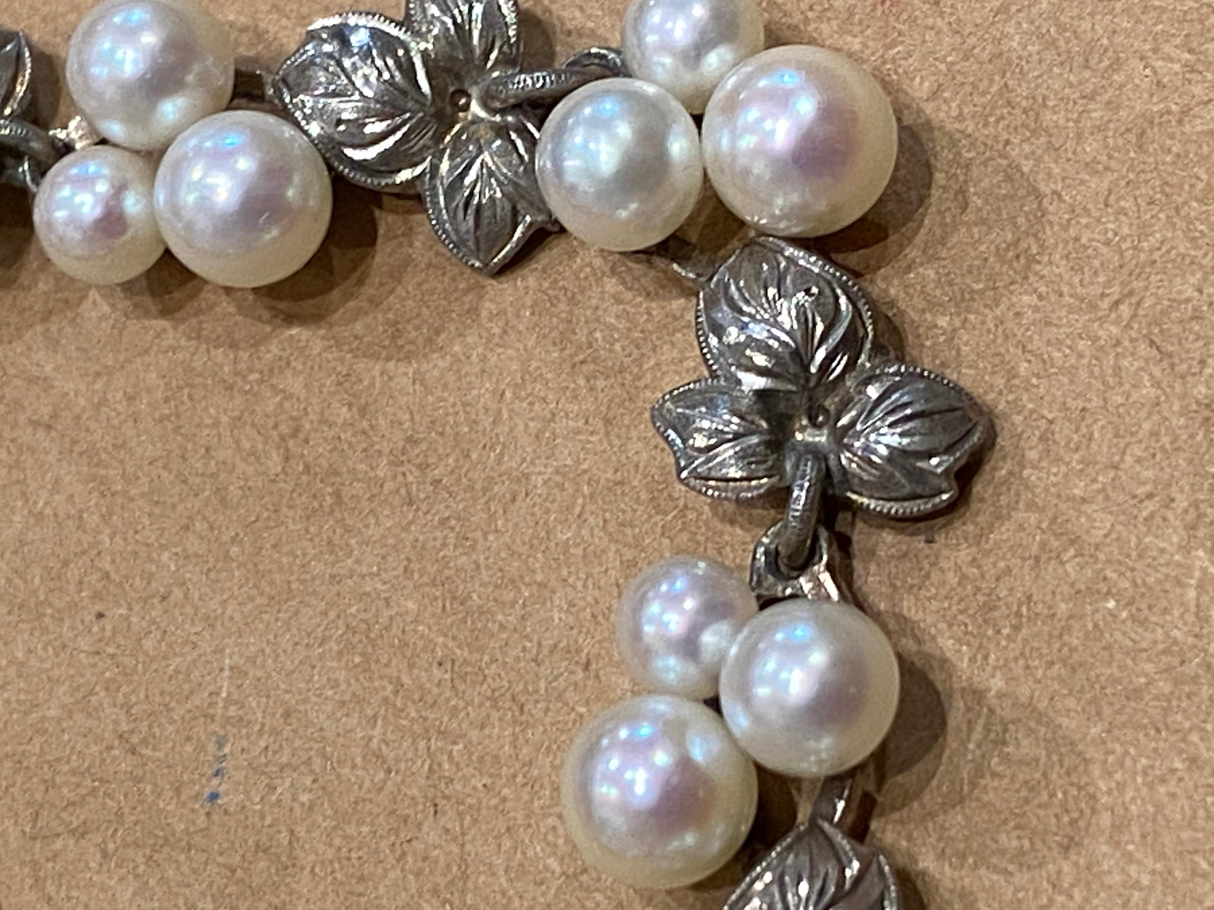 Women's 925 Sterling Silver & Cultured Pearl (x 30) Foliate Design Vintage Bracelet For Sale