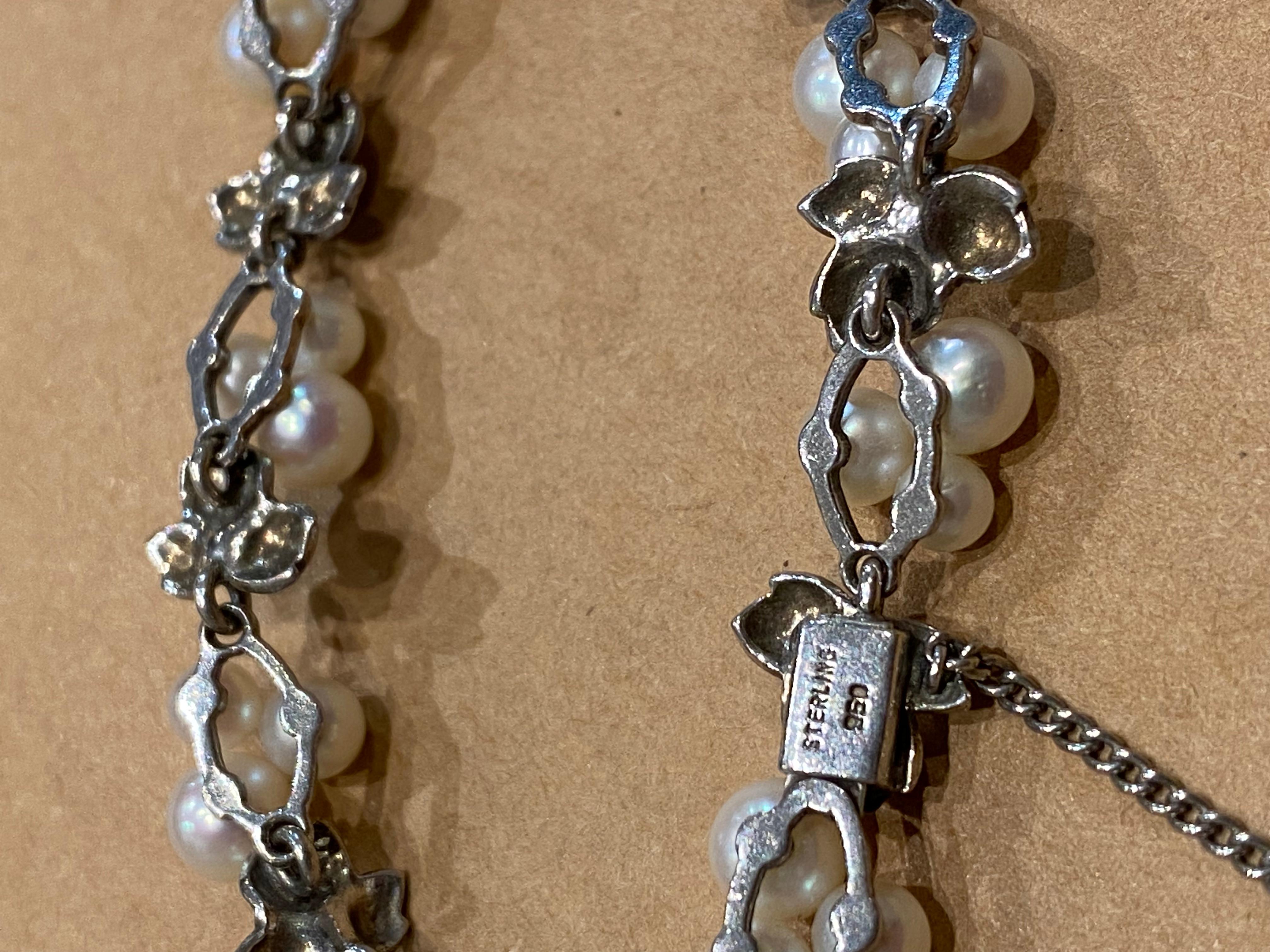 925 Sterling Silver & Cultured Pearl (x 30) Foliate Design Vintage Bracelet For Sale 1