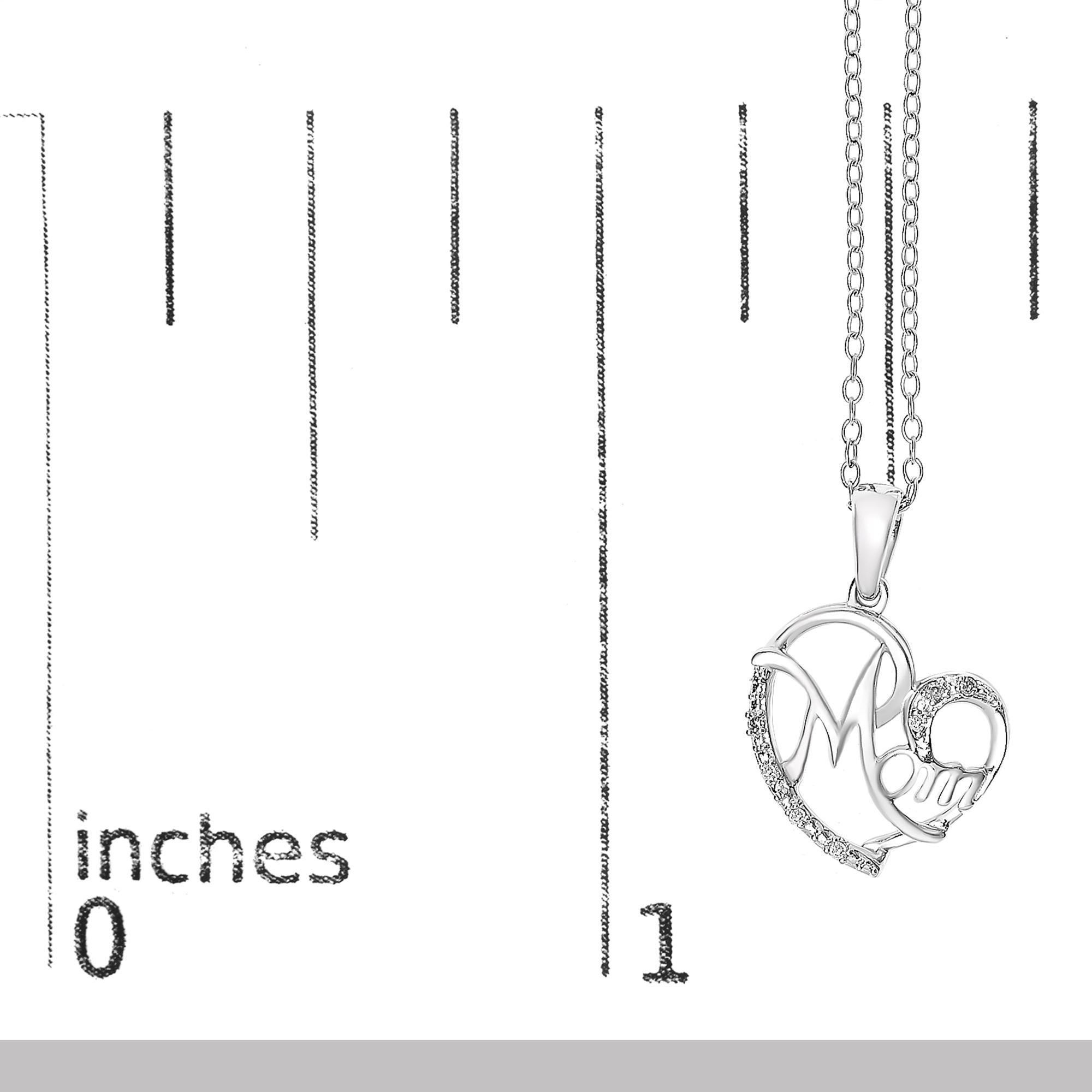 .925 Plata de Ley Cursiva Mamá Corazón Collar Colgante Acentuado con Diamantes en Nuevo estado para la venta en New York, NY