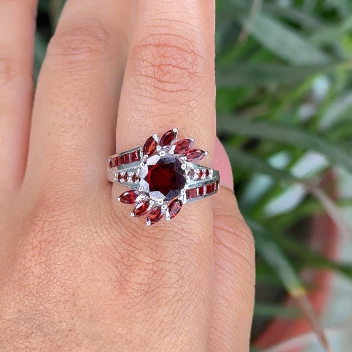 For Sale:  925 Sterling Silver Deep Red Garnet Statement Ring in Christmas Gift for Mom 2