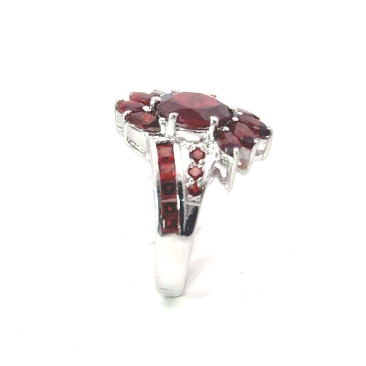 For Sale:  925 Sterling Silver Deep Red Garnet Statement Ring in Christmas Gift for Mom 3