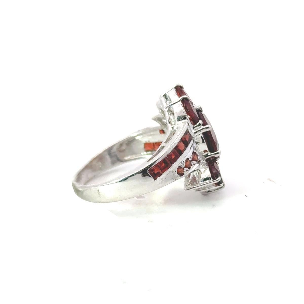 For Sale:  925 Sterling Silver Deep Red Garnet Statement Ring in Christmas Gift for Mom 6