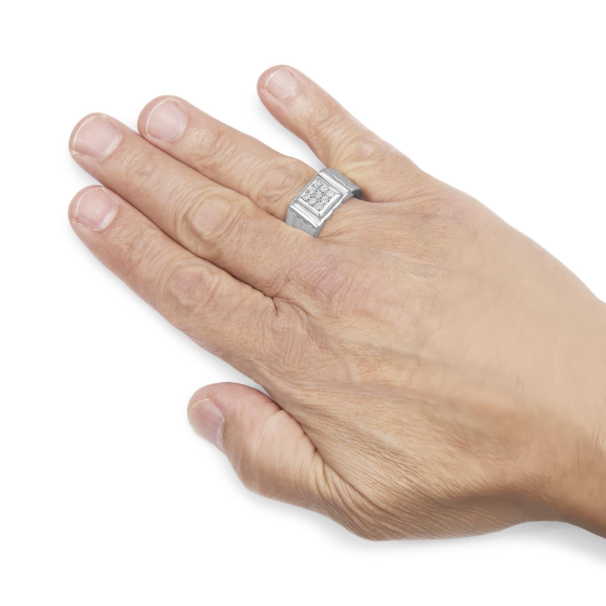 .925 Sterling Silber Diamant-Akzent 9 Stein Mode Ring im Zustand „Neu“ im Angebot in New York, NY