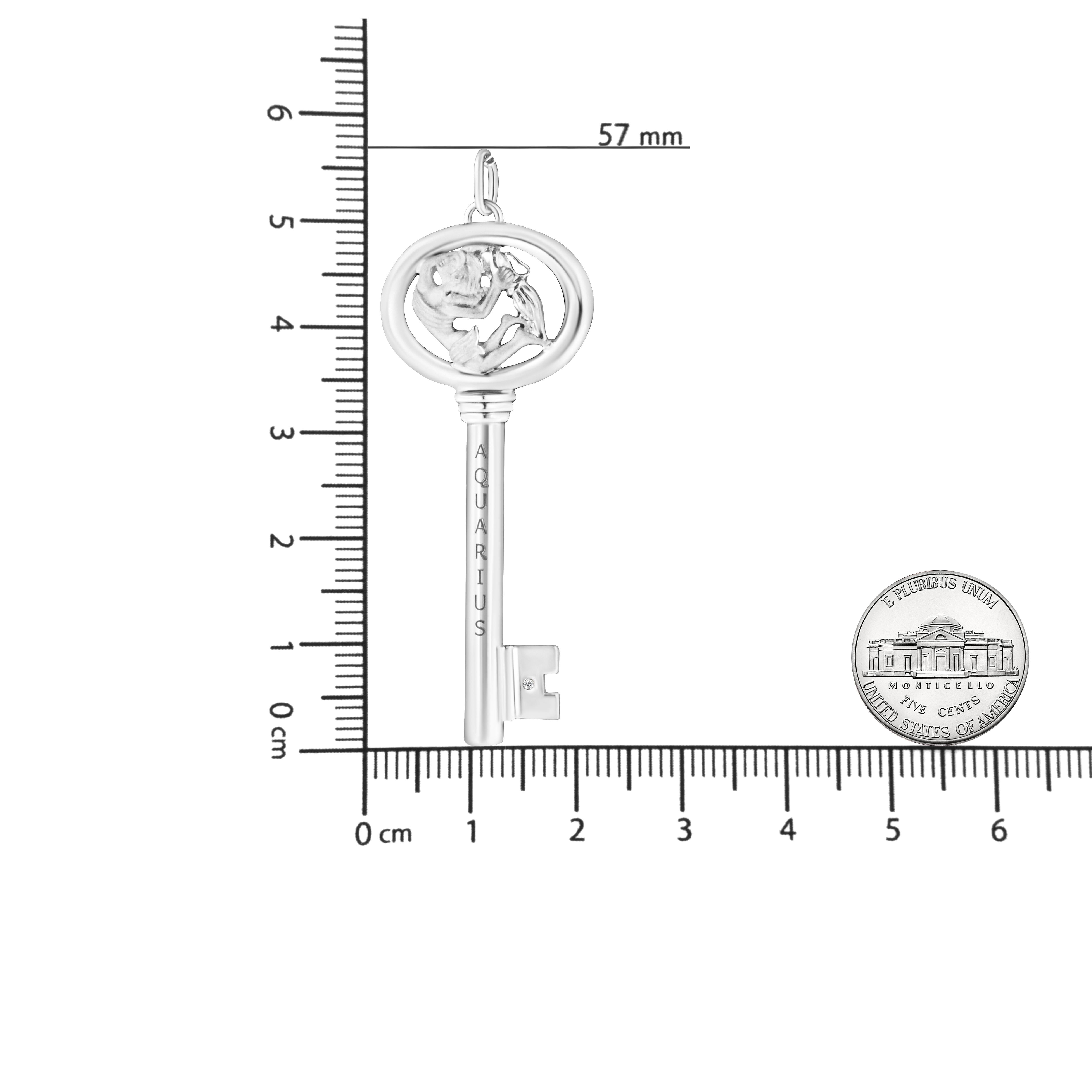 Collier pendentif clé du zodiaque Aquarius en argent sterling avec diamants de 0,925 carat  Pour femmes en vente