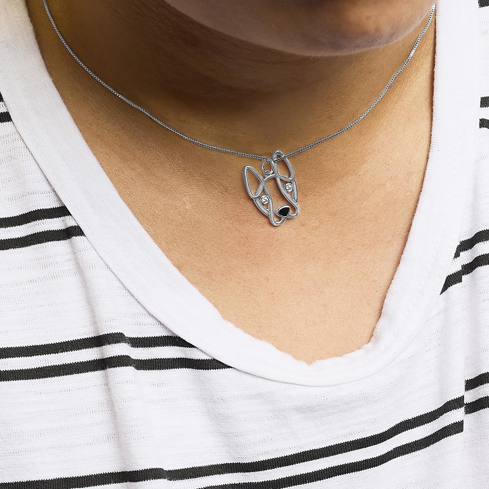 Collana in argento 925 con diamanti e smalto nero con bulldog francese In condizioni Nuovo in vendita a New York, NY