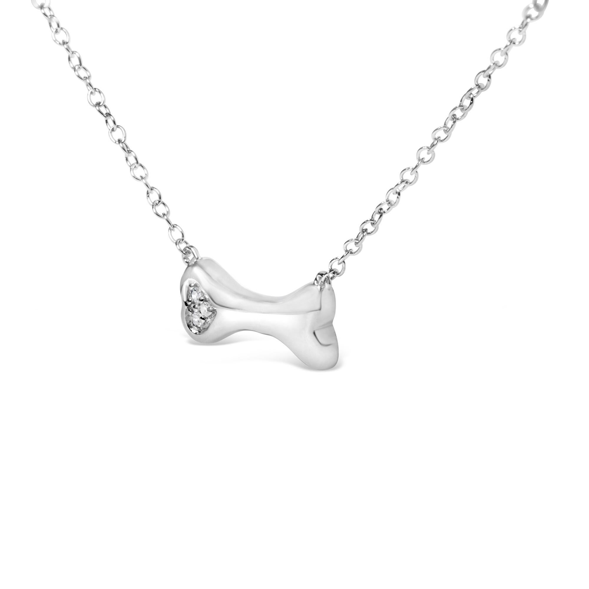 Moderno Collana con ciondolo a forma di osso di cane in argento 925 con accenti di diamante da 18 pollici in vendita