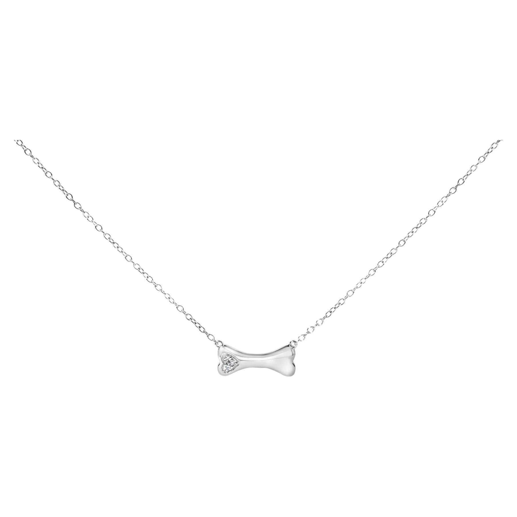 Collana con ciondolo a forma di osso di cane in argento 925 con accenti di diamante da 18 pollici in vendita