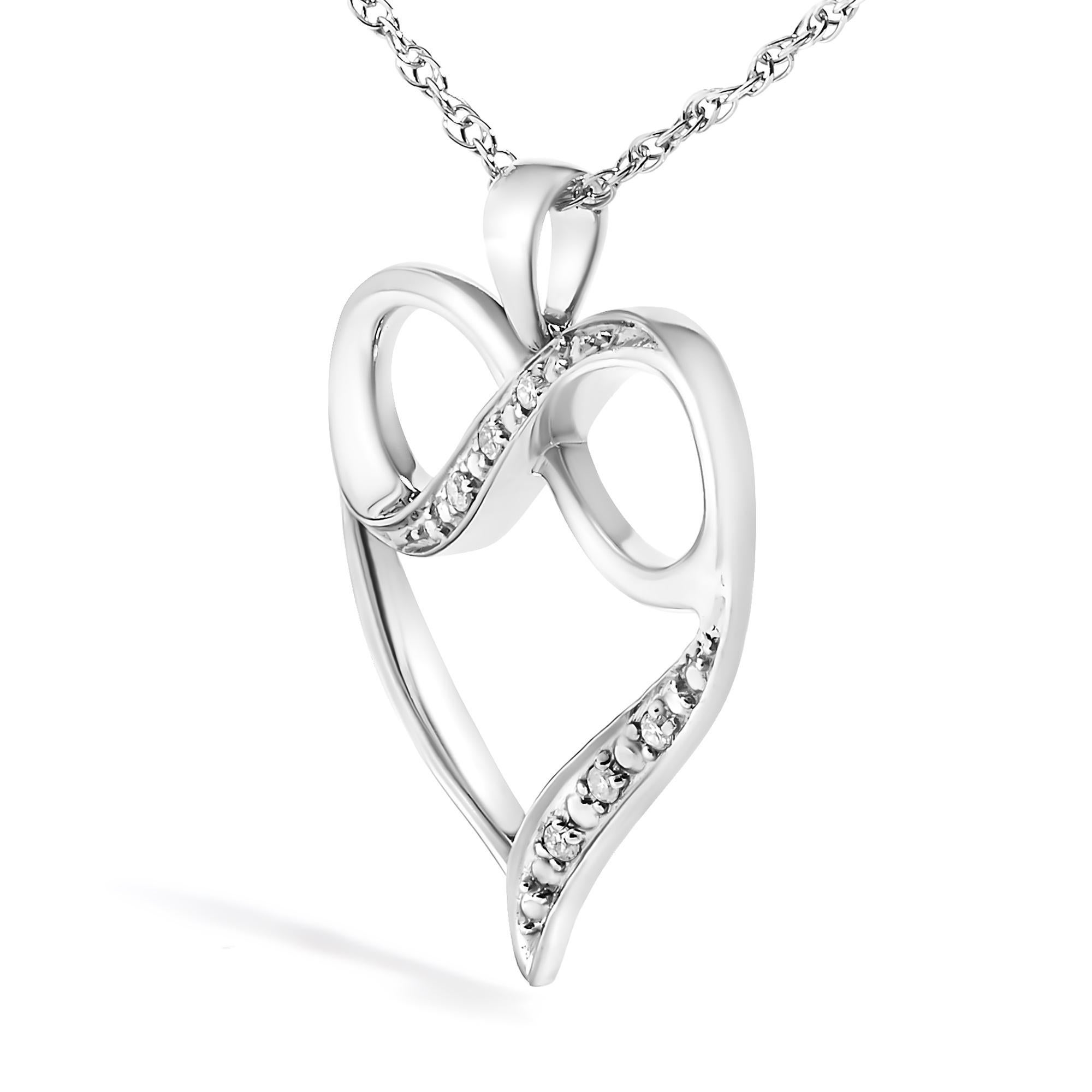 Moderno Collana con ciondolo Infinity Heart Love in argento 925 con accenti di diamante in vendita