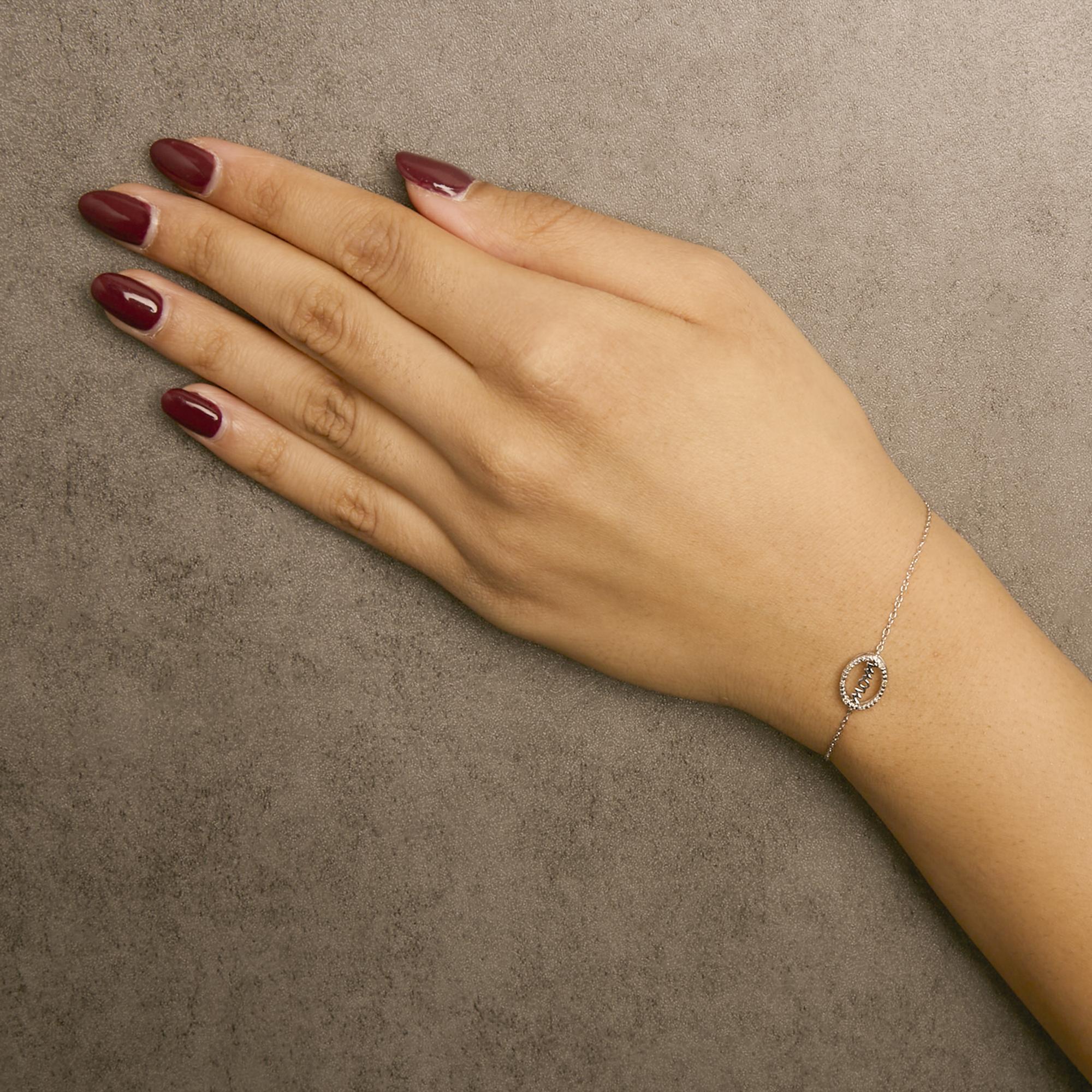 Taglio rotondo Bracciale Charm MOM in argento 925 con accenti di diamanti in vendita