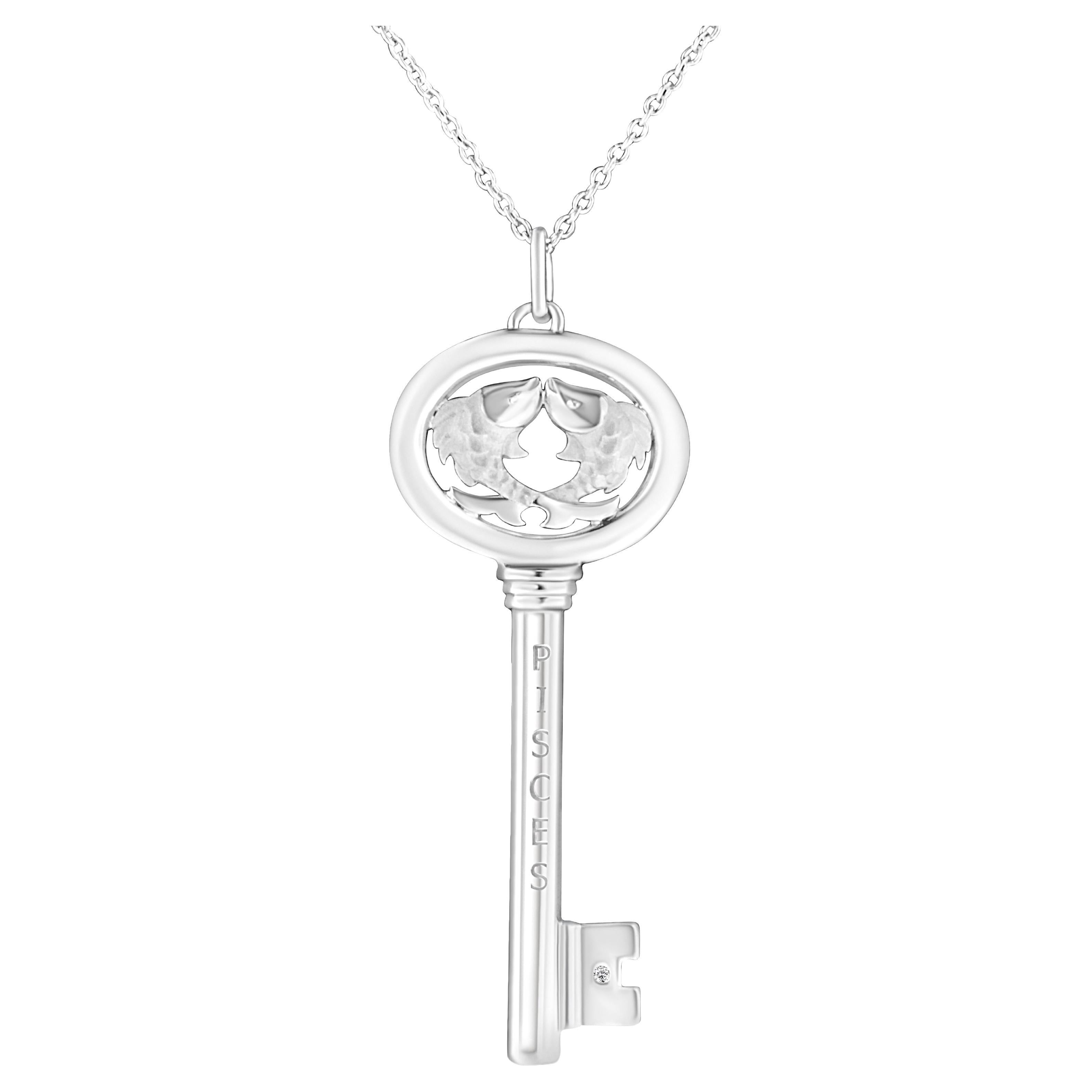 Collier en argent 925 avec pendentif en forme de clé du zodiaque Pisces orné de diamants en vente