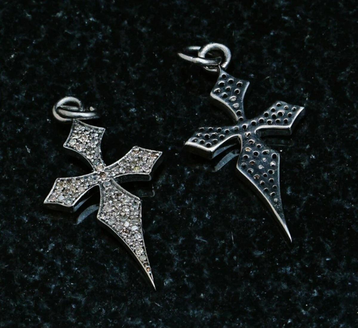 Taglio rotondo 925 Ciondolo a forma di croce con diamante in argento Sterling Designer Unisex Ciondolo religioso Regalo in vendita