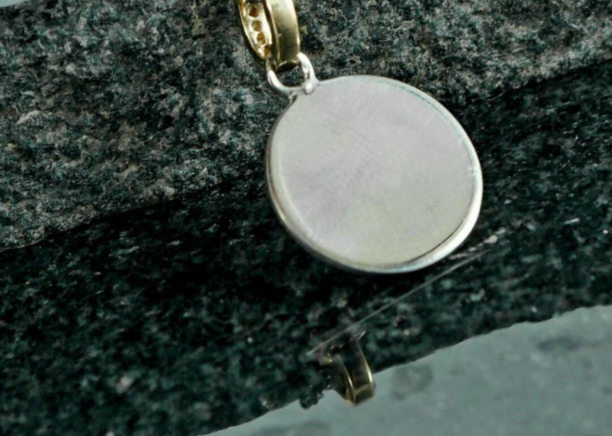 Colgante Flor Diamante Plata de Ley 925 Acabado Mate Colgante Flor Redondo. Art Decó en venta