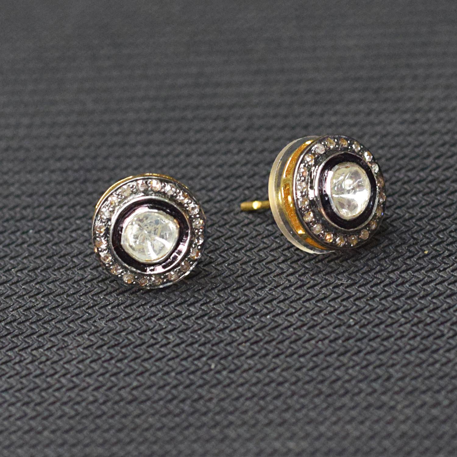 925 Sterling Silver Diamond Studded Stud Earring with 0.69 Carat Diamonds In New Condition In jaipur, IN