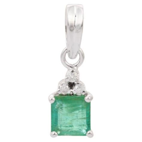 .925 Sterling Silver Everyday Emerald and Diamond Pendant for Women For Sale