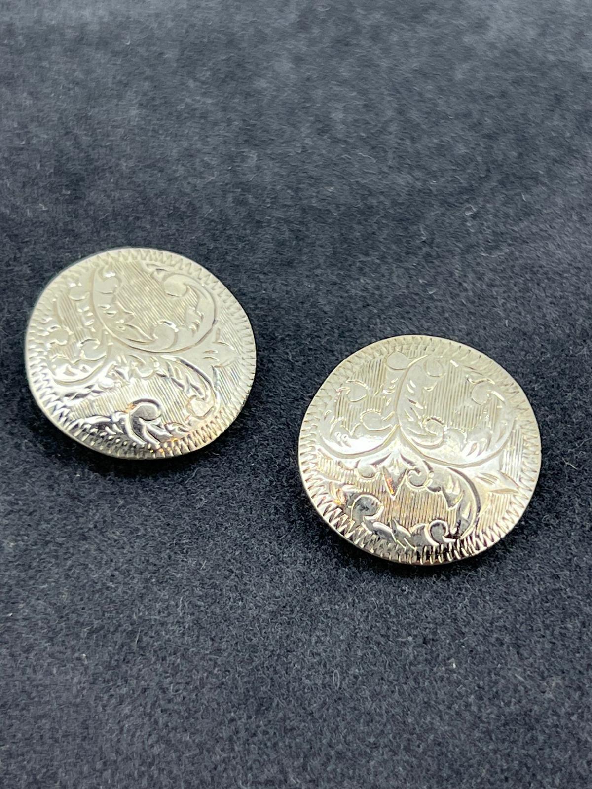 925 Sterling Silver Finely Engraved Clips / Clip on Earrings For Sale 1