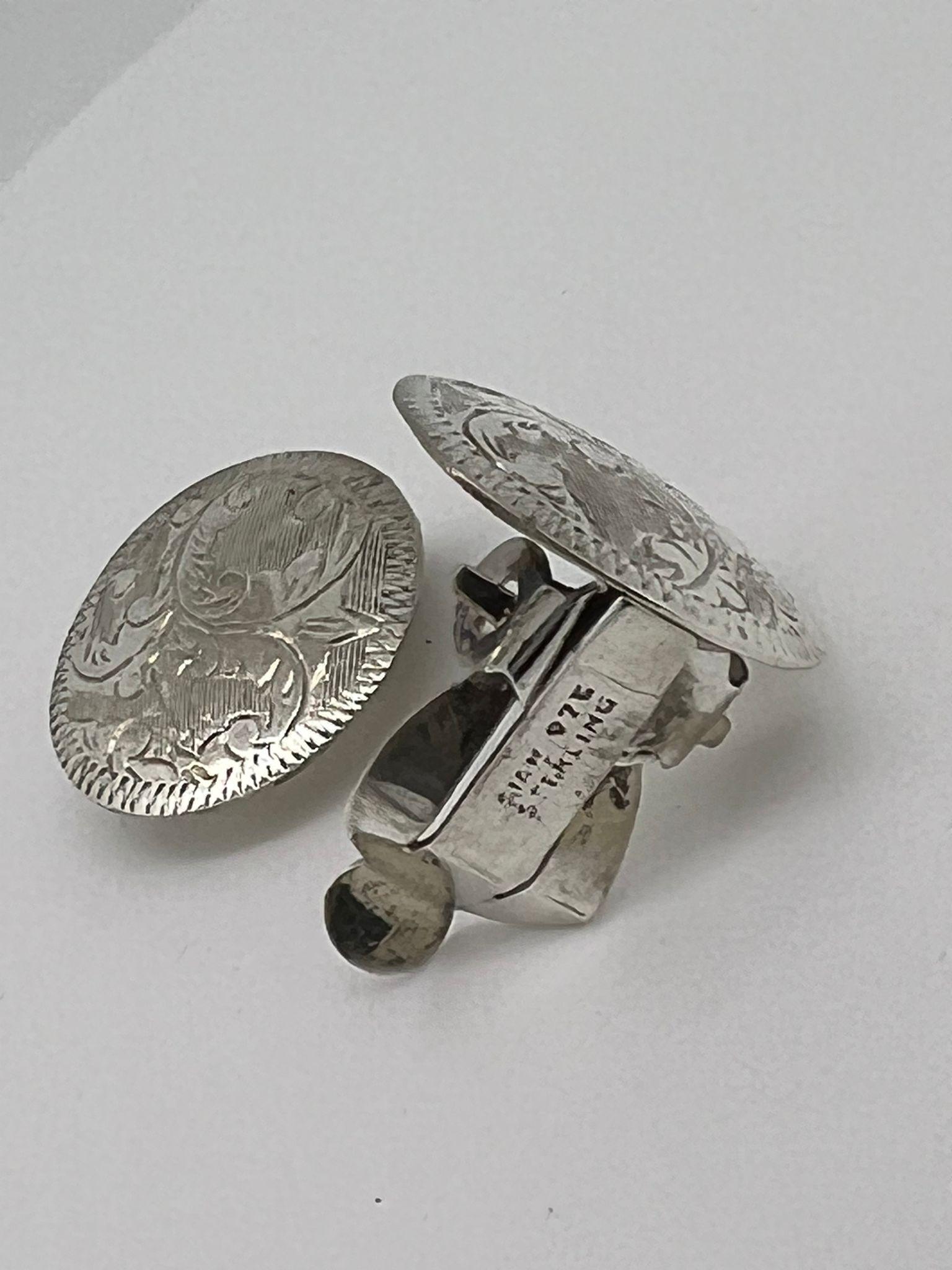 925 Sterling Silver Finely Engraved Clips / Clip on Earrings For Sale 2