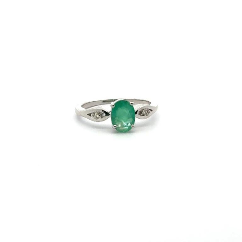 Im Angebot: Minimalistischer 925 Sterlingsilber-Ring mit echtem Smaragd und Diamant für sie () 3
