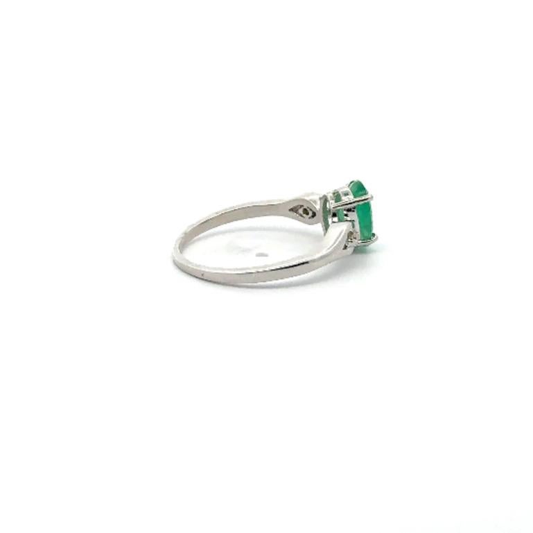 En vente :  Bague minimaliste pour elle en argent 925 avec émeraude véritable et diamant 8