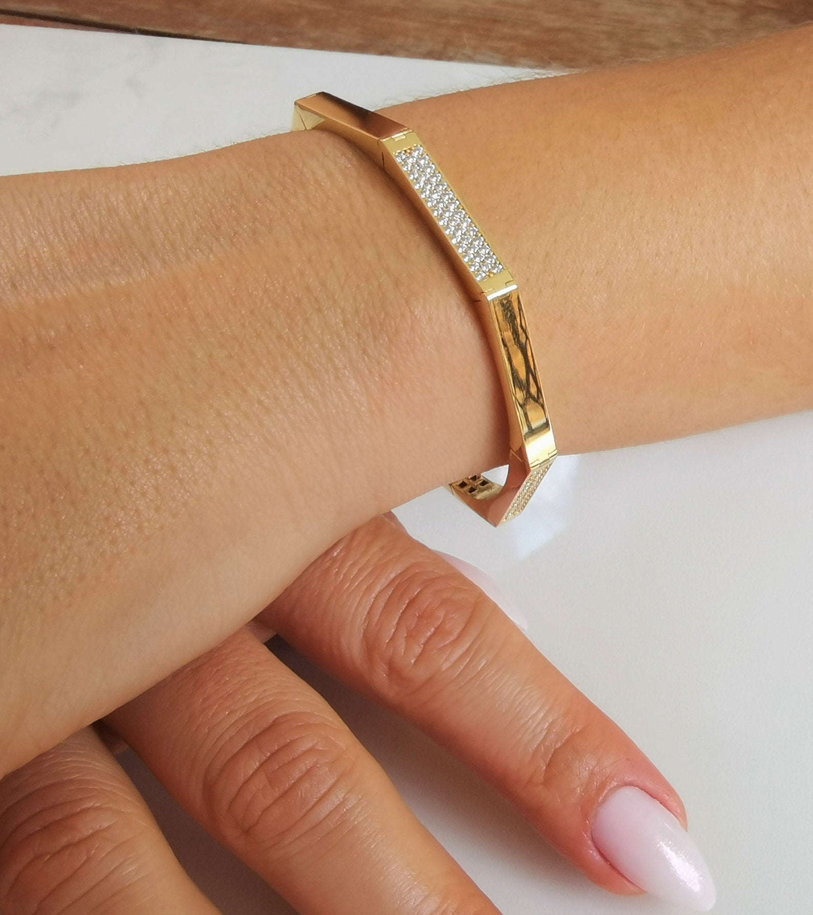 925 Sterling Silver Geometric Style Bracelet Beautiful Moissanite Bangle Braclet