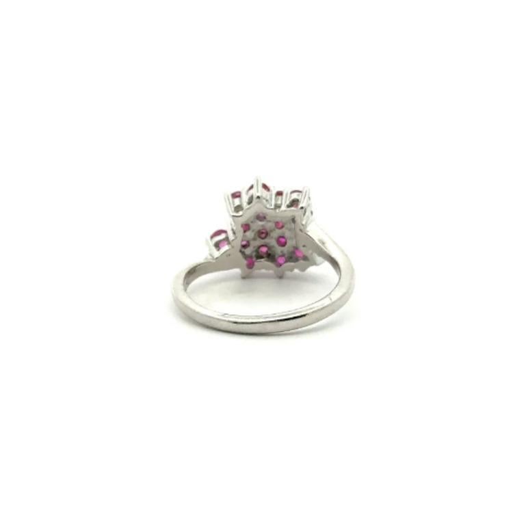 Im Angebot: Handgefertigter Rubin-Cluster-Ring aus 925 Sterlingsilber für Damen, Thanksgiving-Geschenk () 4