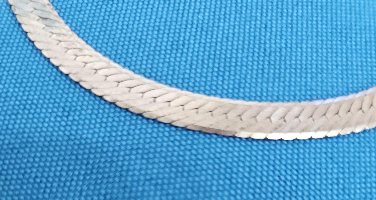 925 Sterling Silver Herringbone Necklace / Chain, Vintage, Stamped In Good Condition For Sale In Warrenton, OR