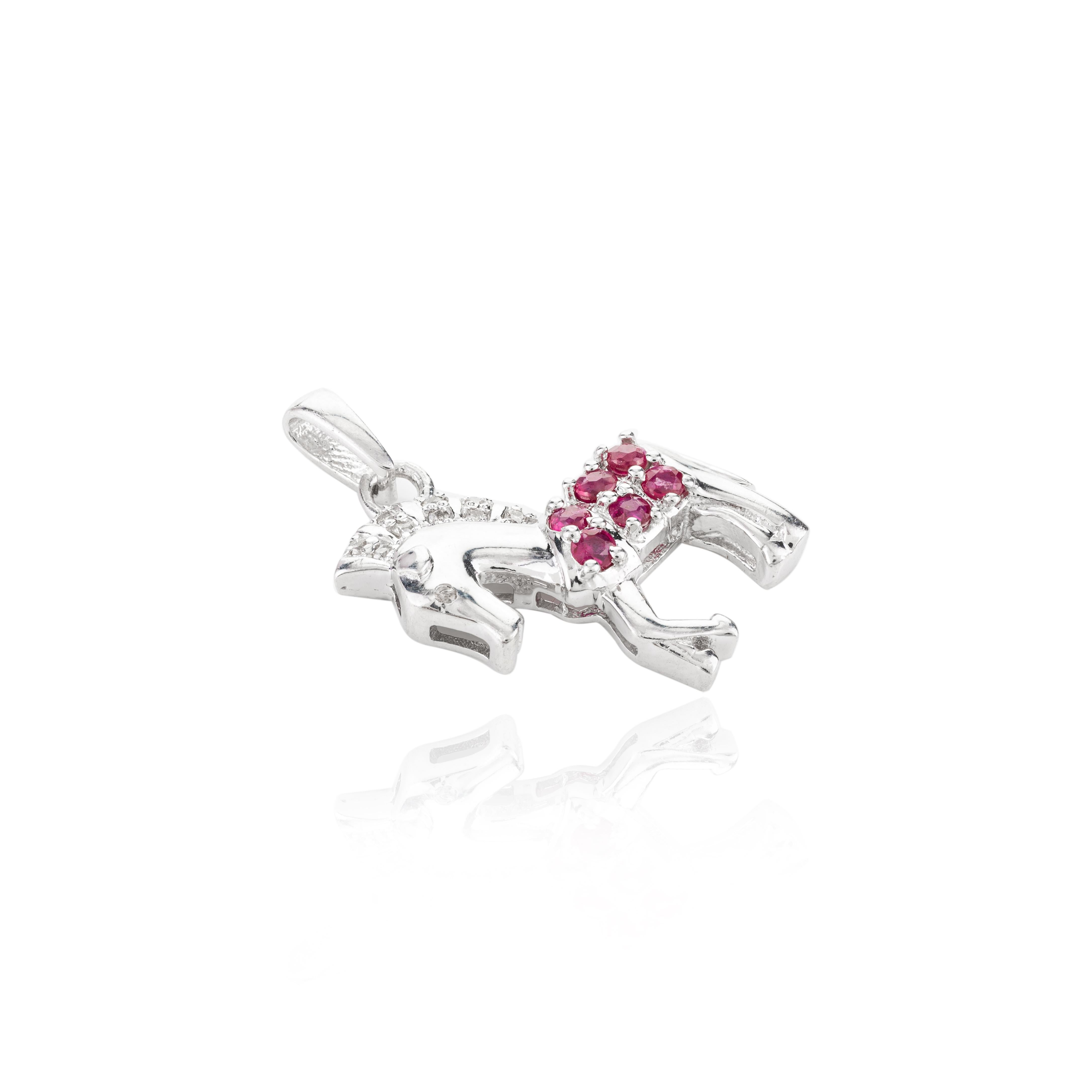 Colgante Caballo de Plata de Ley 925 con Rubí y Diamante para Madre Contemporáneo en venta