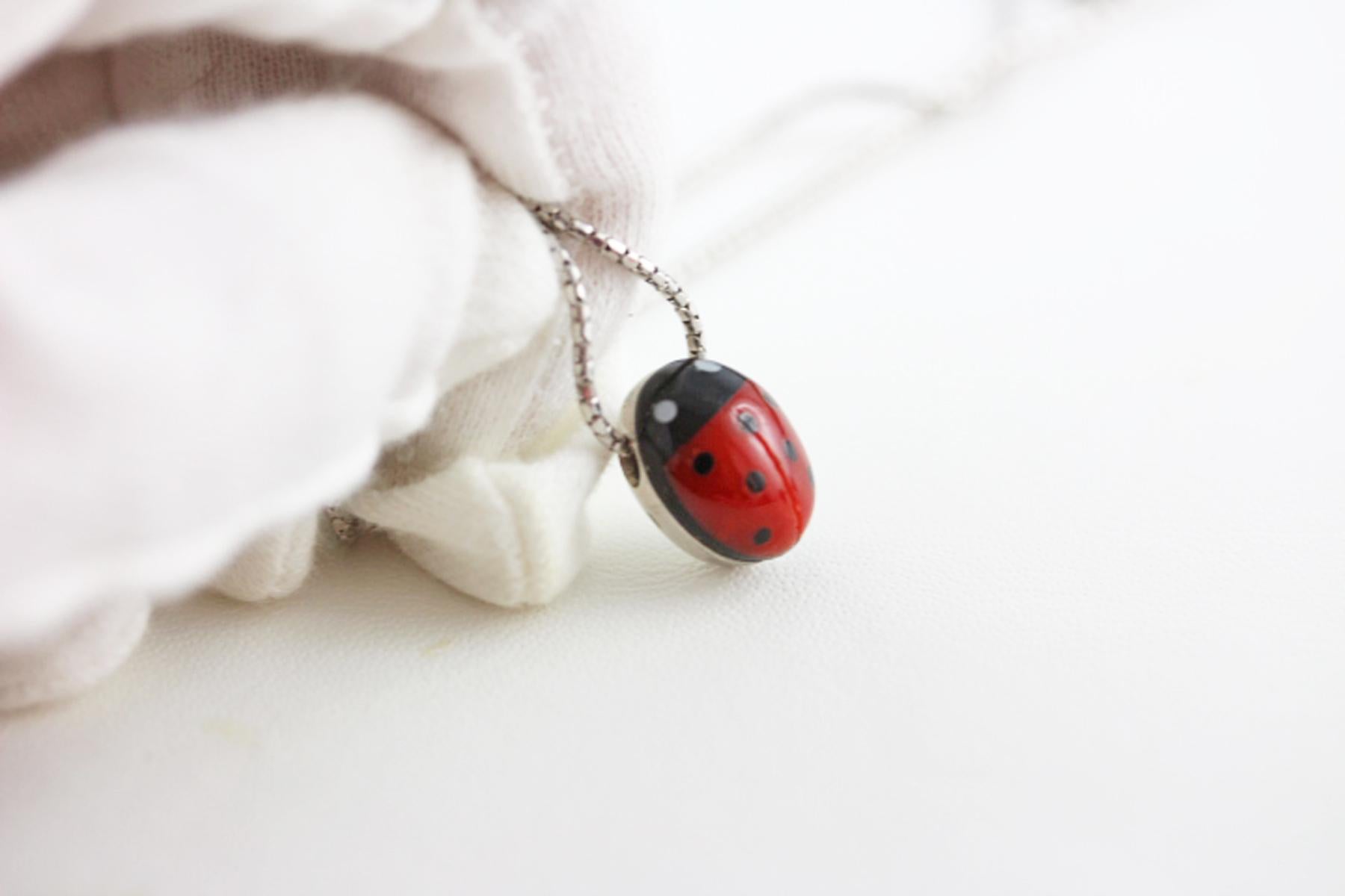Mixed Cut 925 Sterling Silver Ladybug Red Mediterranean Coral Onyx Necklace  For Sale