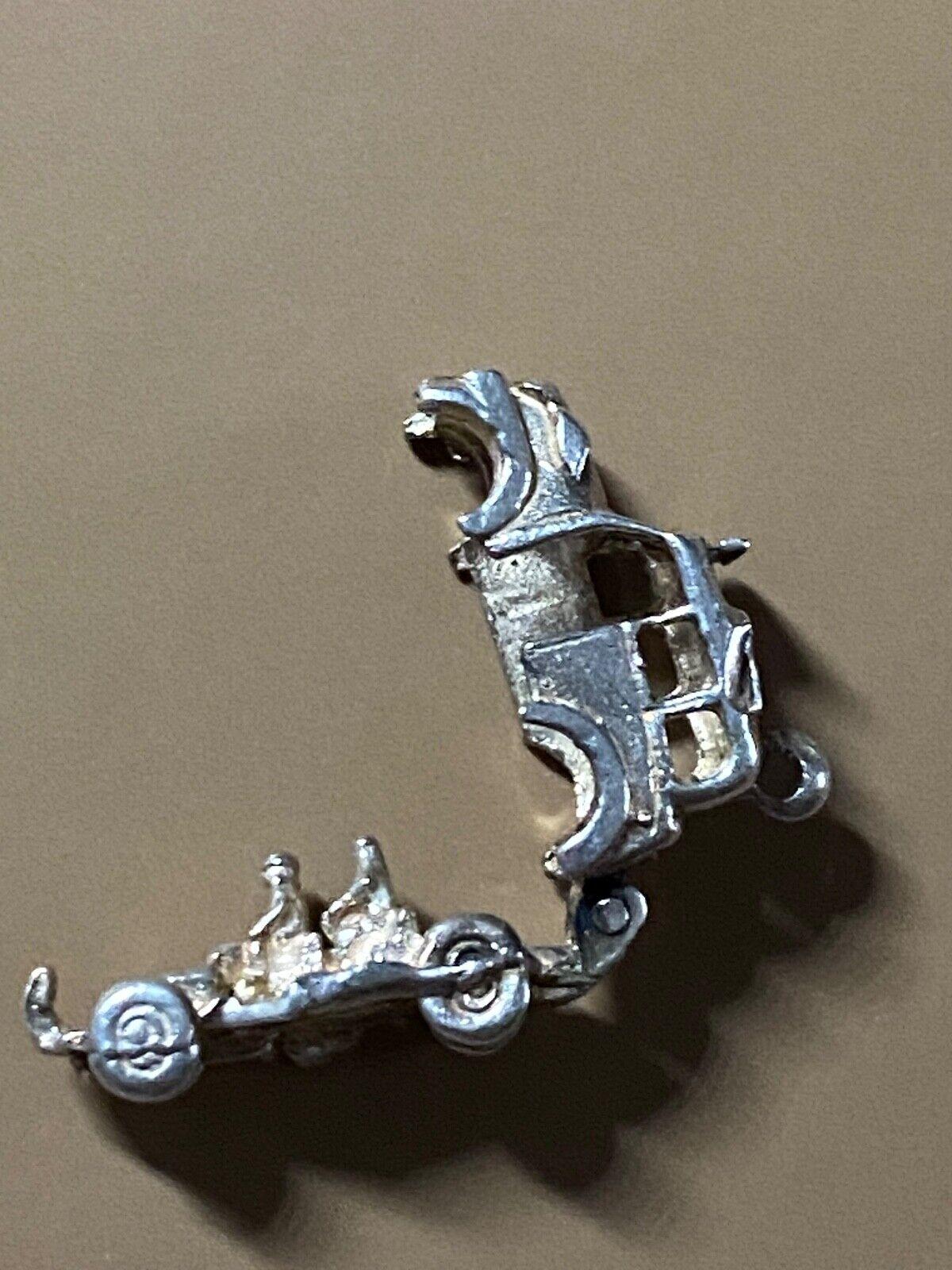 925 Sterling Silber London Cab Charm (Anhänger) Öffnen, um 2 Personen zu enthüllen für Damen oder Herren im Angebot