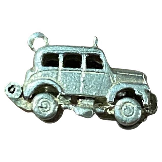 925 Sterling Silber London Cab Charm (Anhänger) Öffnen, um 2 Personen zu enthüllen im Angebot
