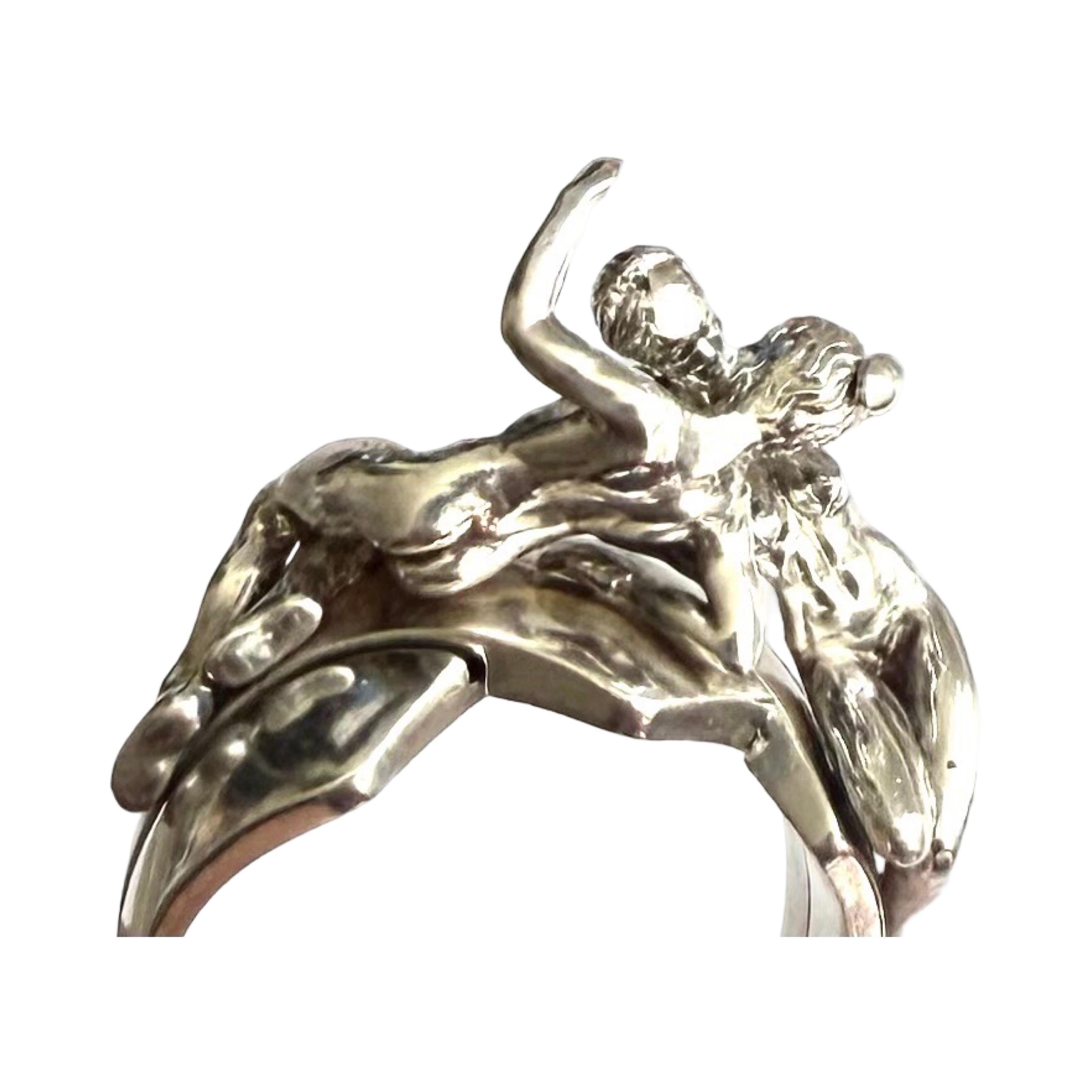 Bague d'amoureux en argent 925 représentant deux personnages nus s'embrassant