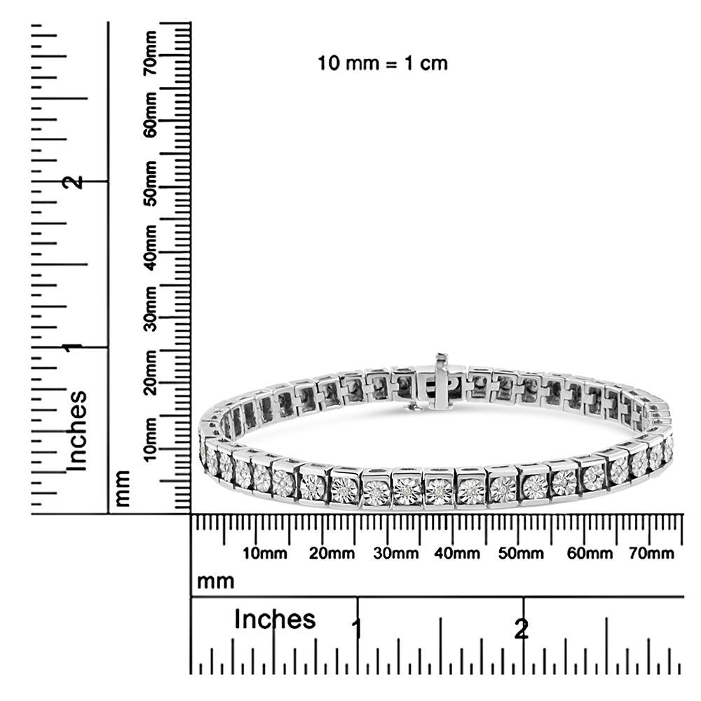 Bracelet tennis classique en argent sterling serti de diamants avec détails en forme de miracle de .925 Neuf - En vente à New York, NY