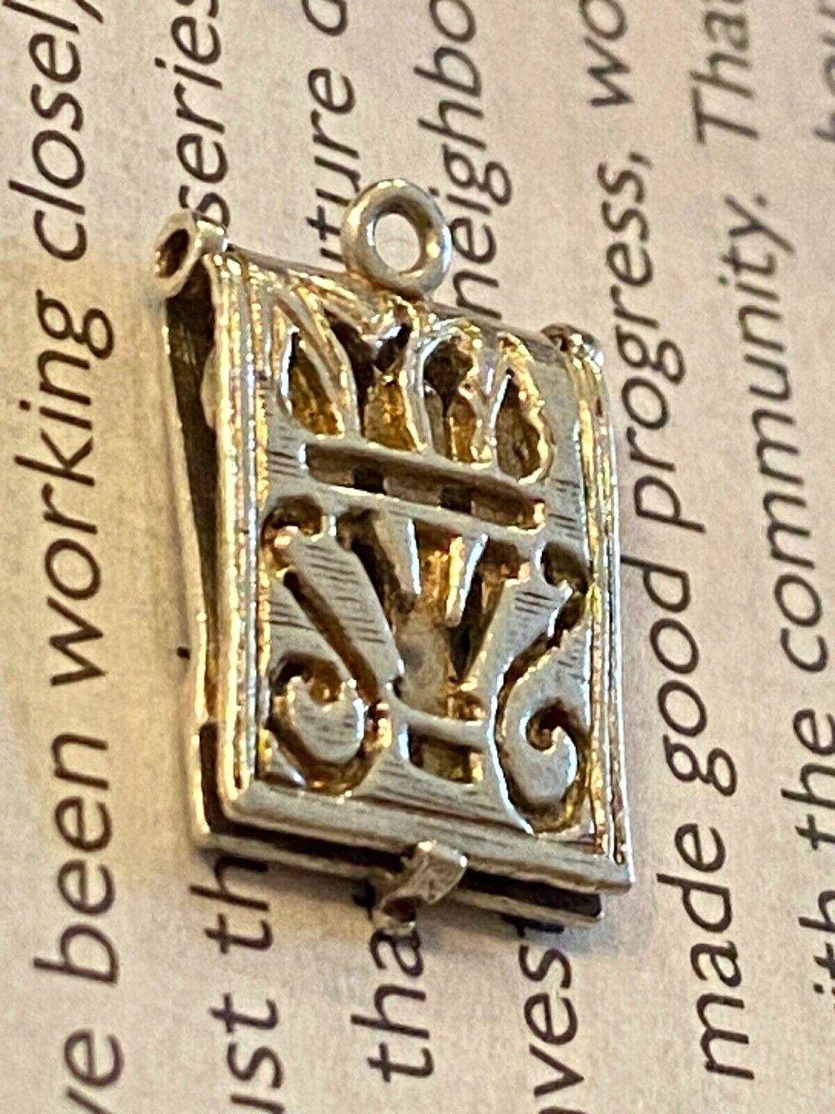 925 Sterling Silber Geldklammer Vintage Eröffnung Charme / Anhänger im Zustand „Hervorragend“ im Angebot in MELBOURNE, AU