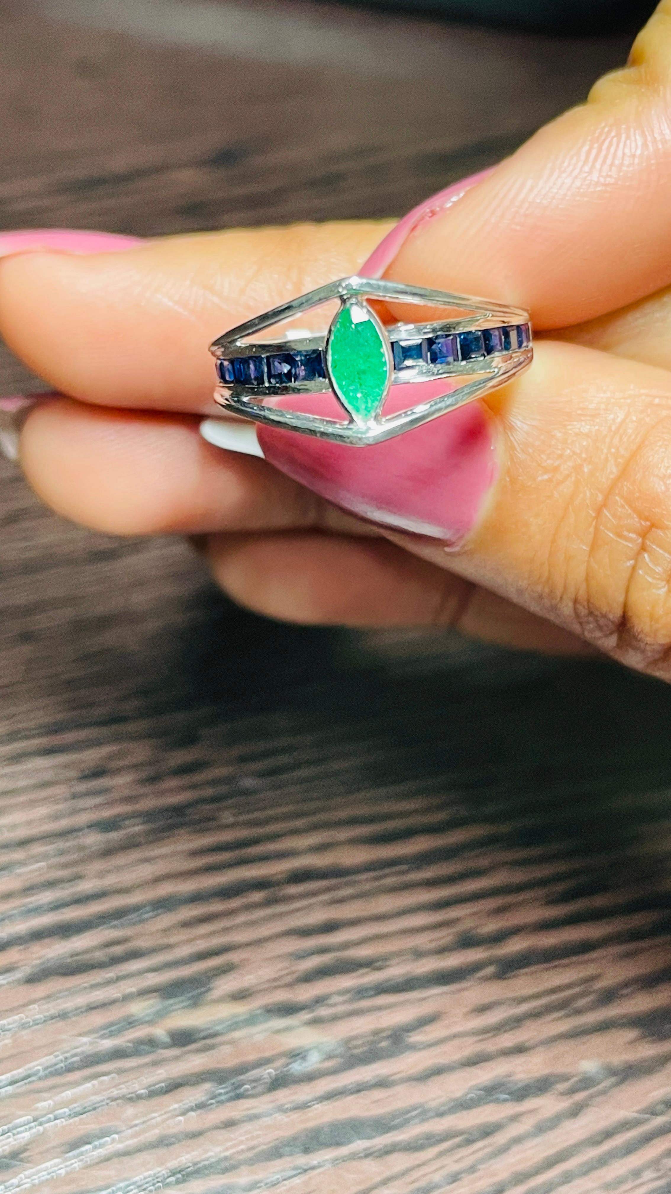 For Sale:  Natural Emerald and Sapphire Unisex Ring for Him in 925 Silver Jewelry 10