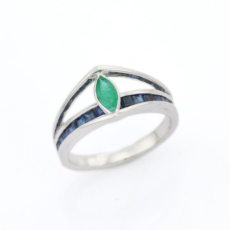 For Sale:  Natural Emerald and Sapphire Unisex Ring for Him in 925 Silver Jewelry 5