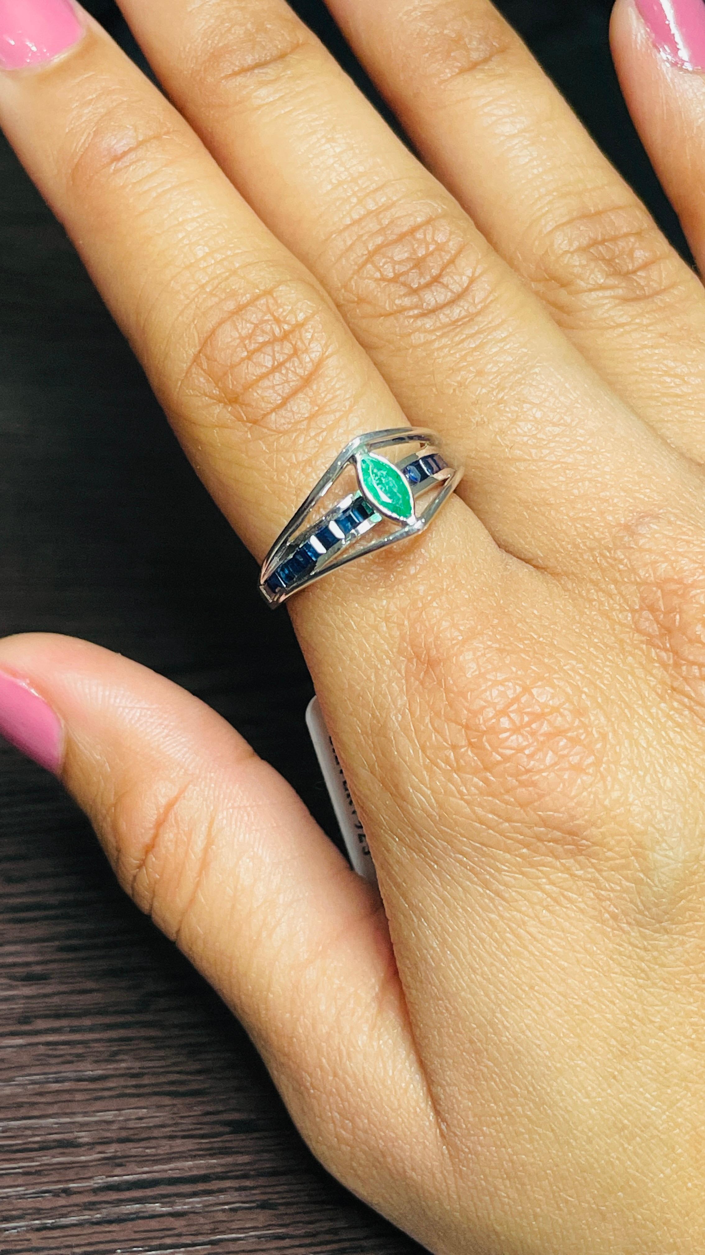 For Sale:  Natural Emerald and Sapphire Unisex Ring for Him in 925 Silver Jewelry 6