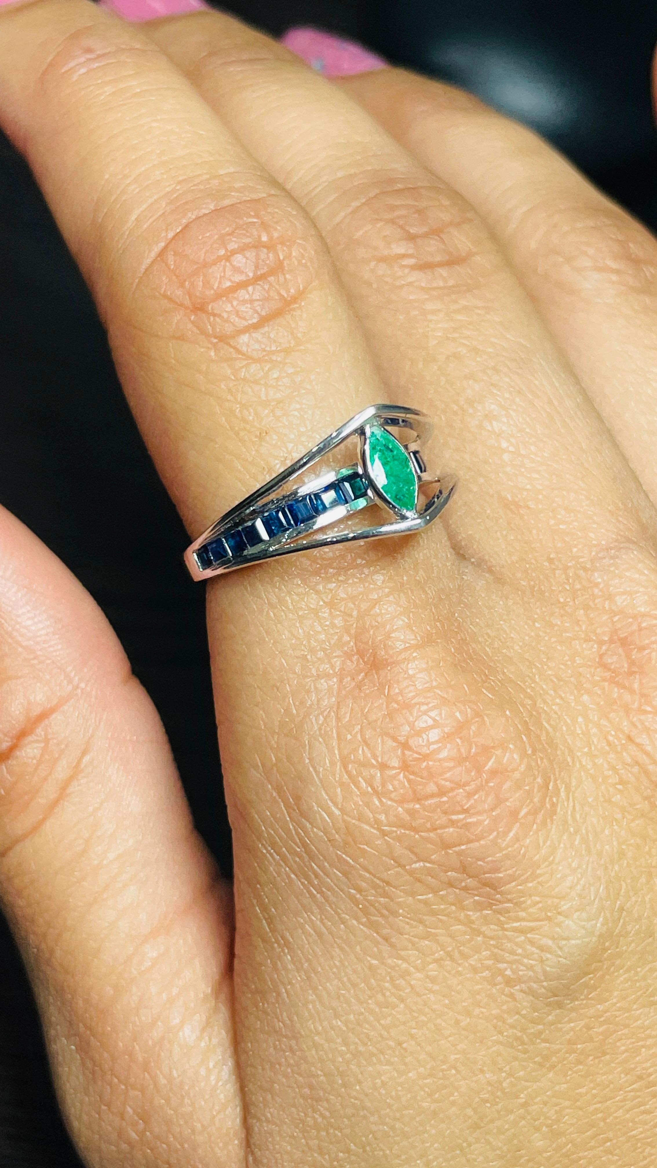 For Sale:  Natural Emerald and Sapphire Unisex Ring for Him in 925 Silver Jewelry 7