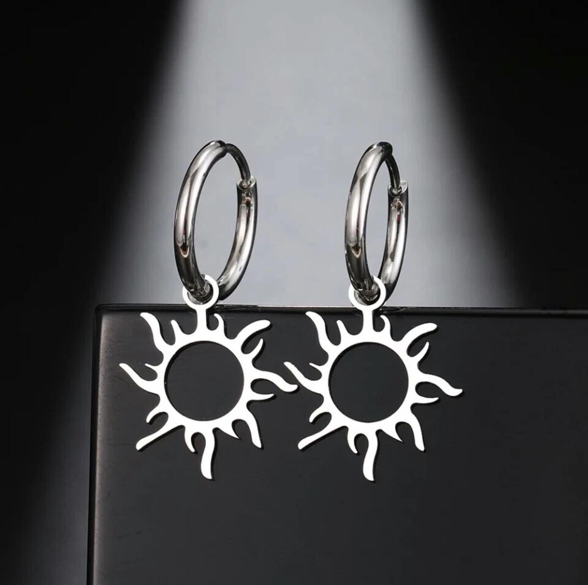 925 Sterling Silver New Sun Hoops Earrings Unique Trend Charm Earring For Women. Pour femmes en vente
